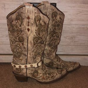 Mid calf Corral rhinestone & cross boots.